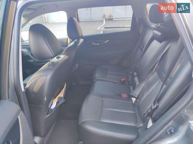 Внедорожник / Кроссовер Nissan Rogue 2017 в Днепре