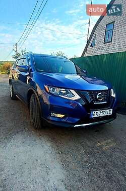 Внедорожник / Кроссовер Nissan Rogue 2016 в Харькове