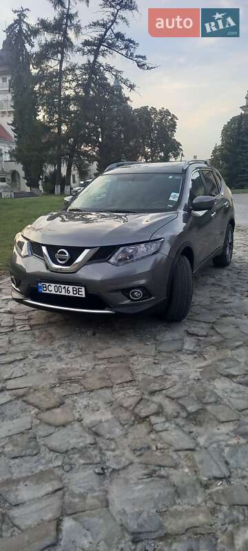 Внедорожник / Кроссовер Nissan Rogue 2016 в 