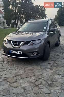 Внедорожник / Кроссовер Nissan Rogue 2016 в 
