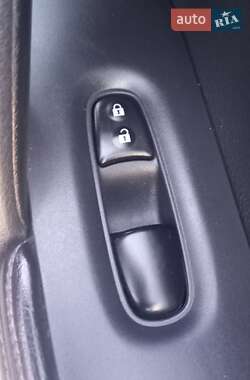 Внедорожник / Кроссовер Nissan Rogue 2016 в 