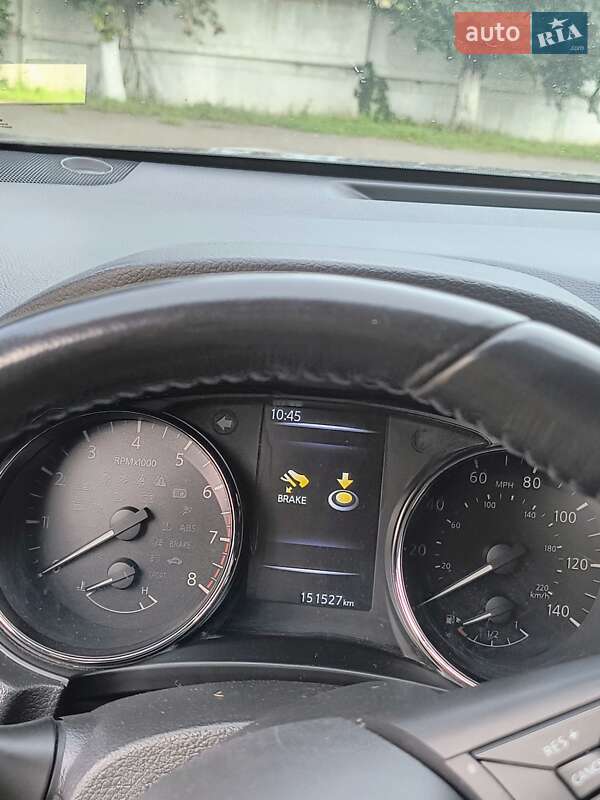 Позашляховик / Кросовер Nissan Rogue 2017 в Рогатині