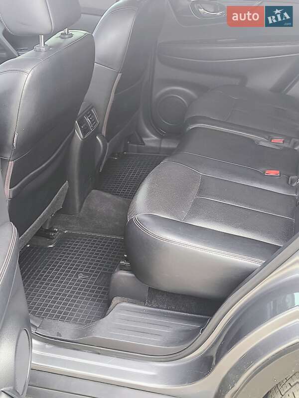 Позашляховик / Кросовер Nissan Rogue 2017 в Рогатині