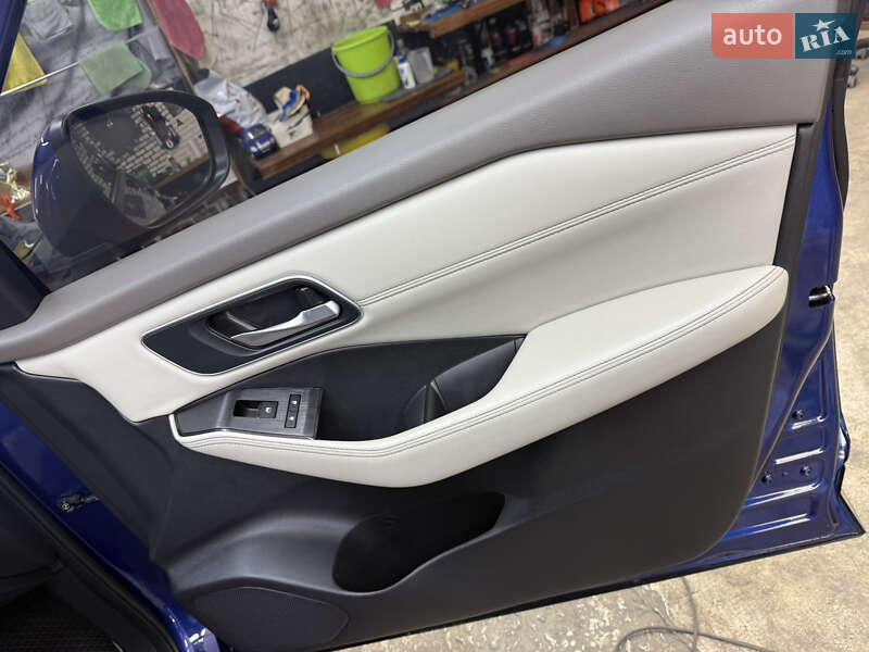 Позашляховик / Кросовер Nissan Rogue 2020 в Чернігові