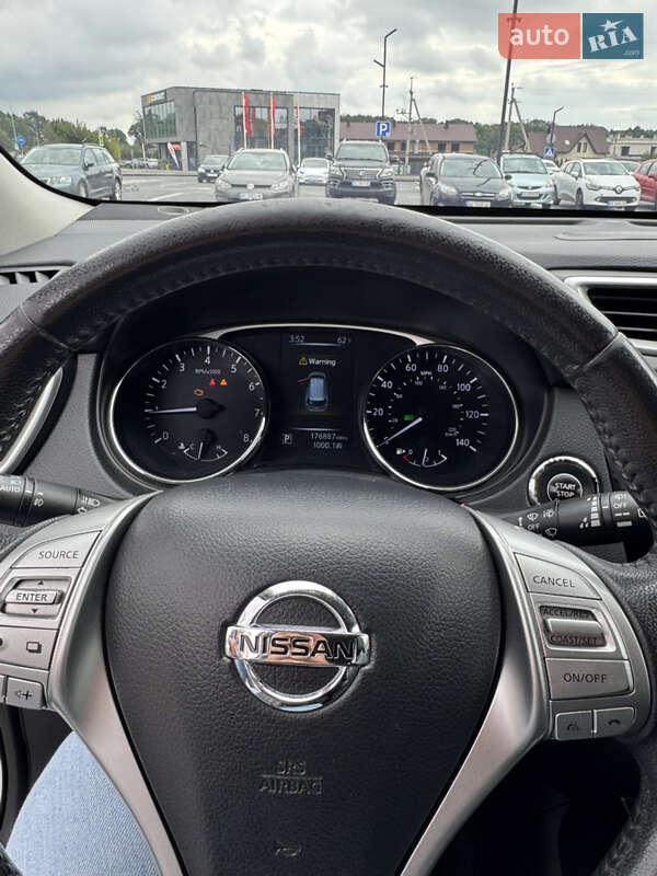 Внедорожник / Кроссовер Nissan Rogue 2015 в Луцке