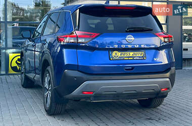 Внедорожник / Кроссовер Nissan Rogue 2023 в 