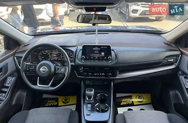 Внедорожник / Кроссовер Nissan Rogue 2023 в 