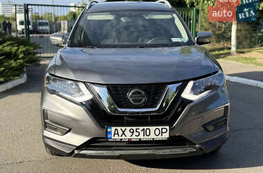 Внедорожник / Кроссовер Nissan Rogue 2018 в 