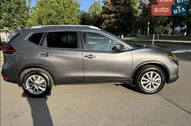 Внедорожник / Кроссовер Nissan Rogue 2018 в 