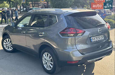 Внедорожник / Кроссовер Nissan Rogue 2018 в 