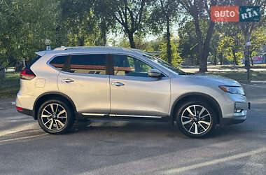 Внедорожник / Кроссовер Nissan Rogue 2019 в 