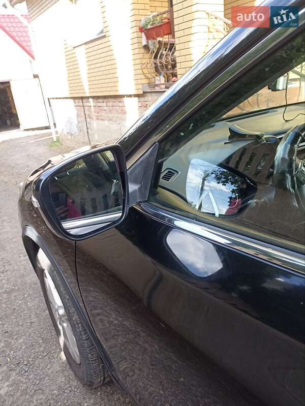 Позашляховик / Кросовер Nissan Rogue 2015 в Костопілі