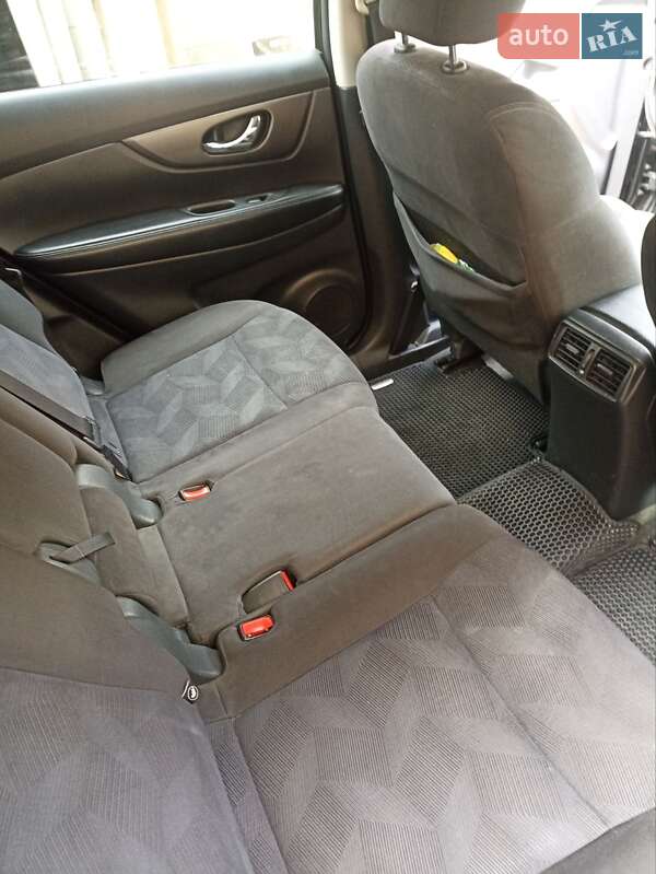 Позашляховик / Кросовер Nissan Rogue 2015 в Костопілі