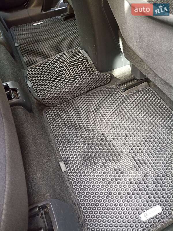 Позашляховик / Кросовер Nissan Rogue 2015 в Костопілі