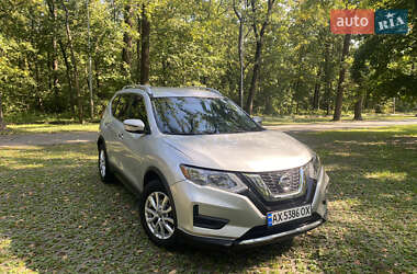 Внедорожник / Кроссовер Nissan Rogue 2016 в Харькове