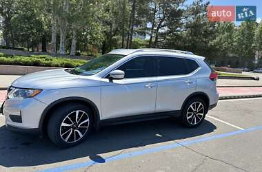 Внедорожник / Кроссовер Nissan Rogue 2016 в 