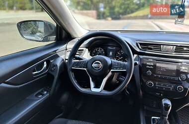Внедорожник / Кроссовер Nissan Rogue 2016 в 