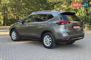 Внедорожник / Кроссовер Nissan Rogue 2018 в 