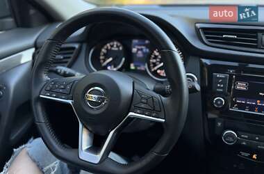 Внедорожник / Кроссовер Nissan Rogue 2018 в 