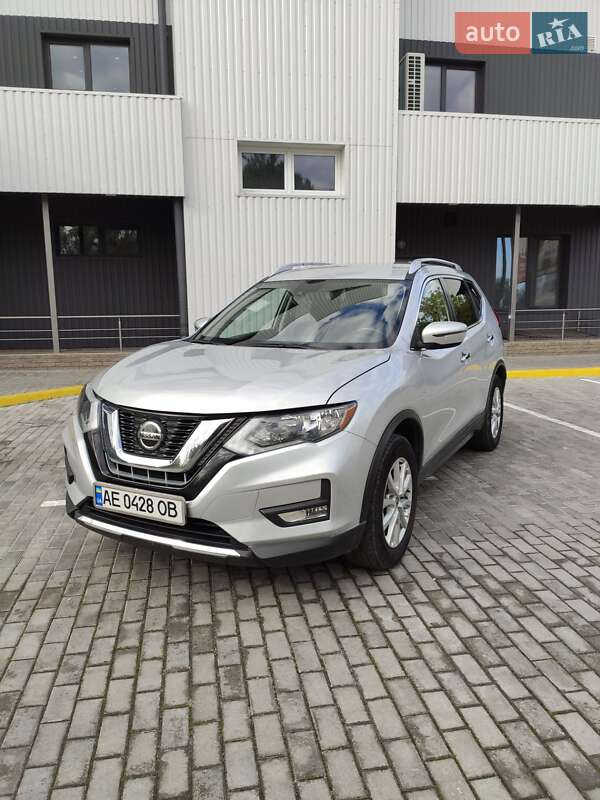 Внедорожник / Кроссовер Nissan Rogue 2019 в Каменском