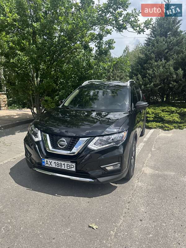 Позашляховик / Кросовер Nissan Rogue 2017 в Харкові