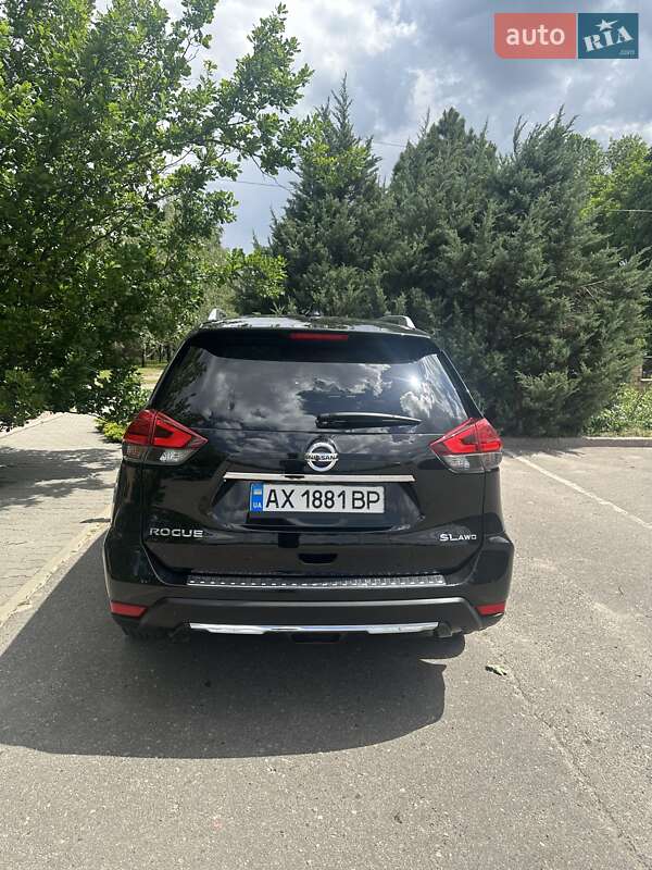 Позашляховик / Кросовер Nissan Rogue 2017 в Харкові