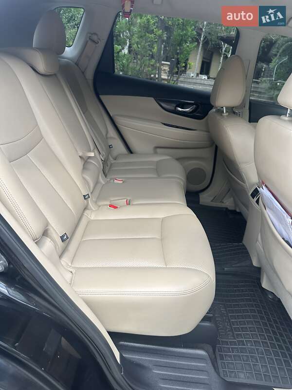 Позашляховик / Кросовер Nissan Rogue 2017 в Харкові