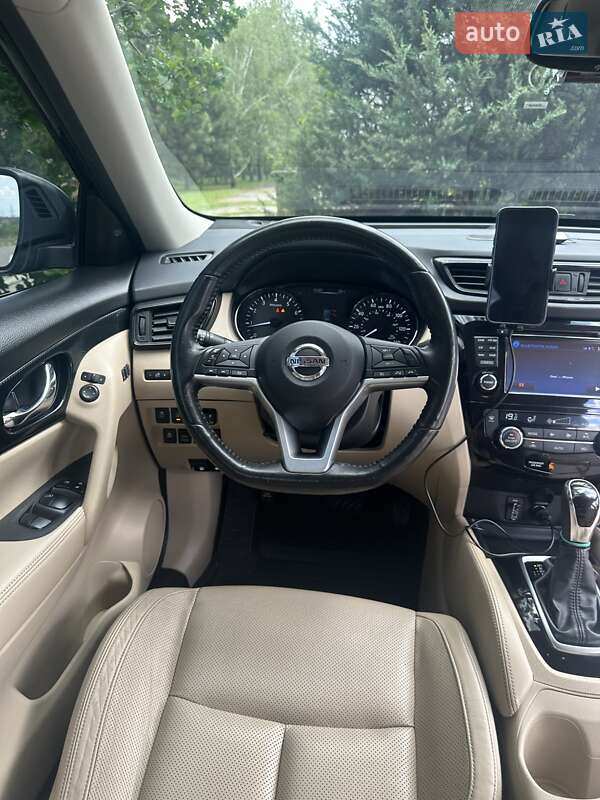 Позашляховик / Кросовер Nissan Rogue 2017 в Харкові