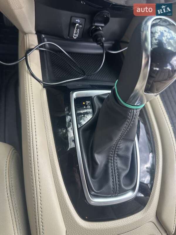 Позашляховик / Кросовер Nissan Rogue 2017 в Харкові