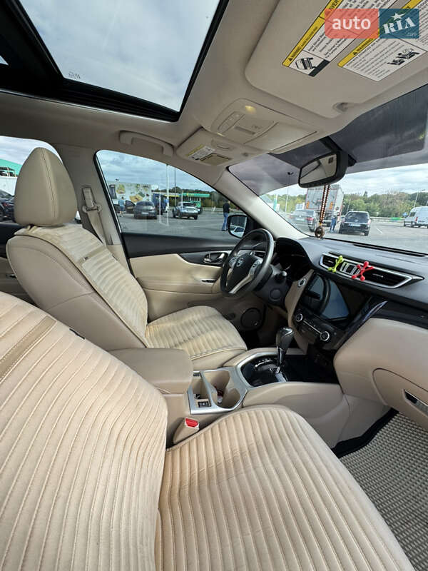 Позашляховик / Кросовер Nissan Rogue 2016 в Первомайську