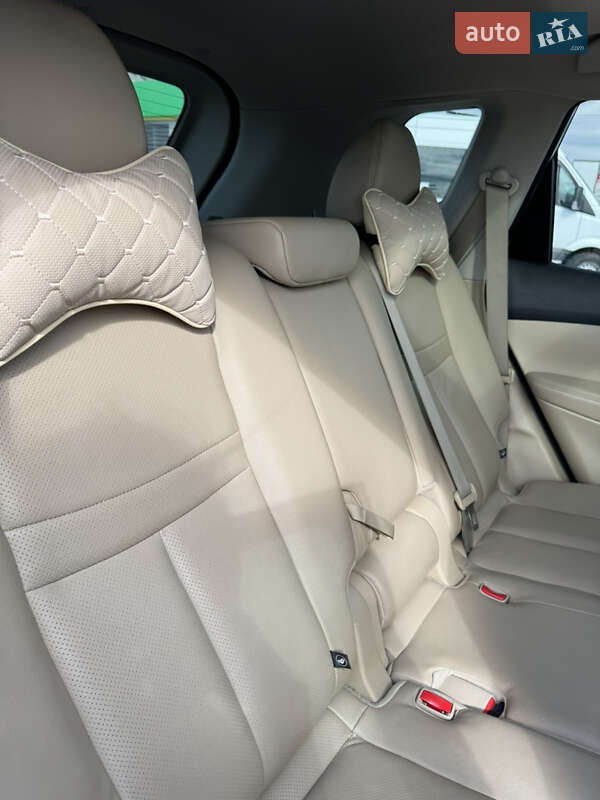 Позашляховик / Кросовер Nissan Rogue 2016 в Первомайську