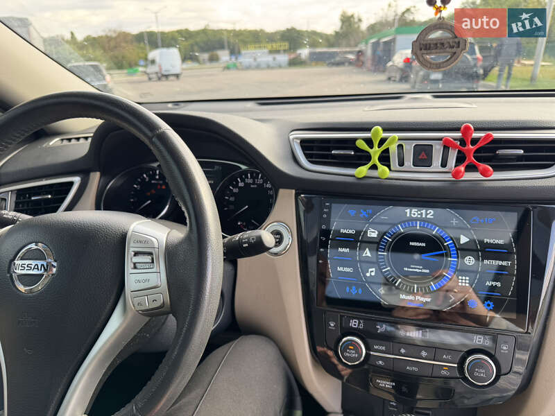 Позашляховик / Кросовер Nissan Rogue 2016 в Первомайську