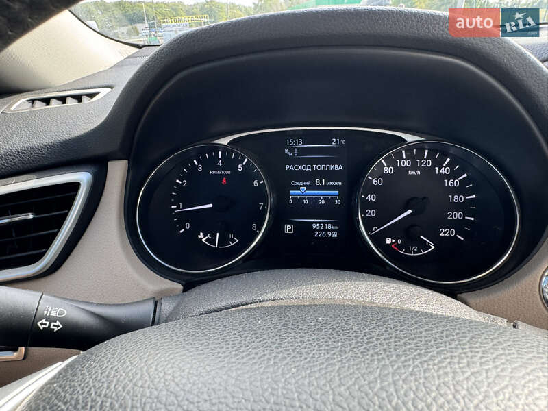 Позашляховик / Кросовер Nissan Rogue 2016 в Первомайську