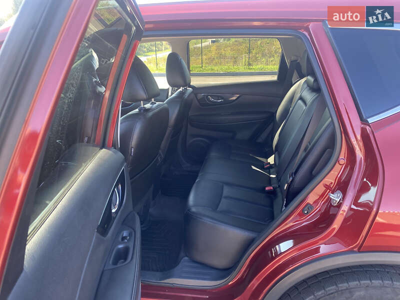 Позашляховик / Кросовер Nissan Rogue 2018 в Рівному