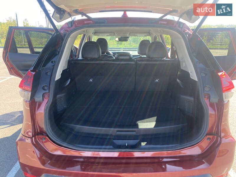 Позашляховик / Кросовер Nissan Rogue 2018 в Рівному