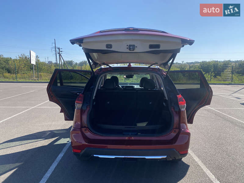 Позашляховик / Кросовер Nissan Rogue 2018 в Рівному