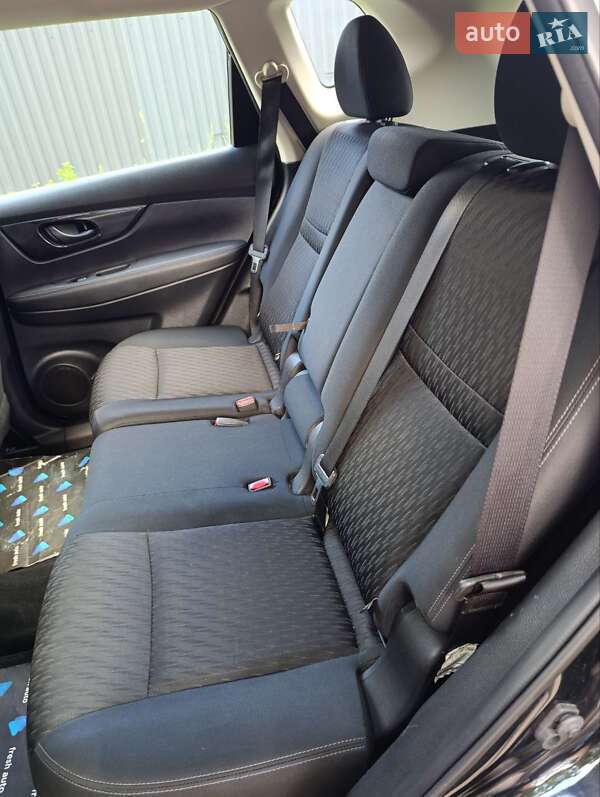 Внедорожник / Кроссовер Nissan Rogue 2018 в Здолбунове