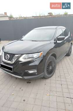 Внедорожник / Кроссовер Nissan Rogue 2017 в Сарнах