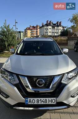 Внедорожник / Кроссовер Nissan Rogue 2017 в Ужгороде