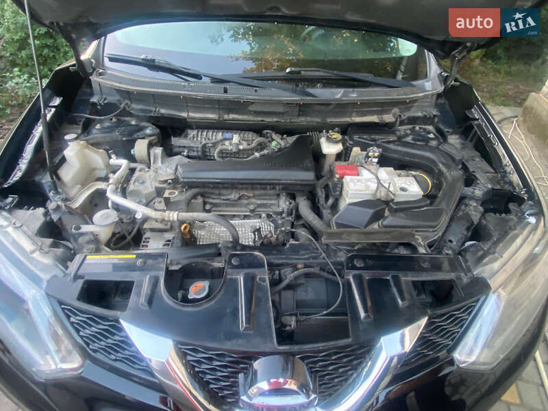 Внедорожник / Кроссовер Nissan Rogue 2015 в Смеле