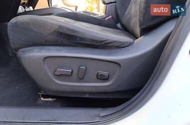 Позашляховик / Кросовер Nissan Rogue 2015 в 