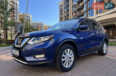 Внедорожник / Кроссовер Nissan Rogue 2017 в Киеве