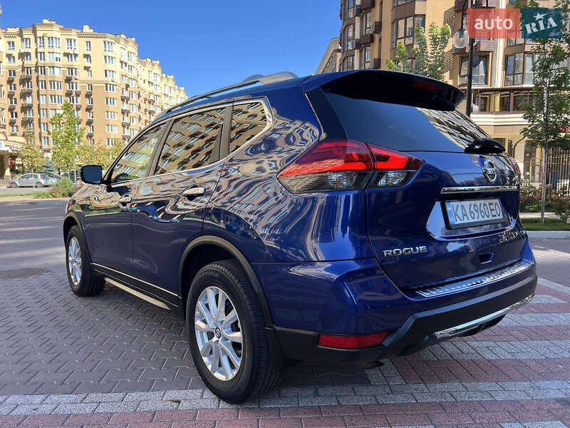 Внедорожник / Кроссовер Nissan Rogue 2017 в Киеве