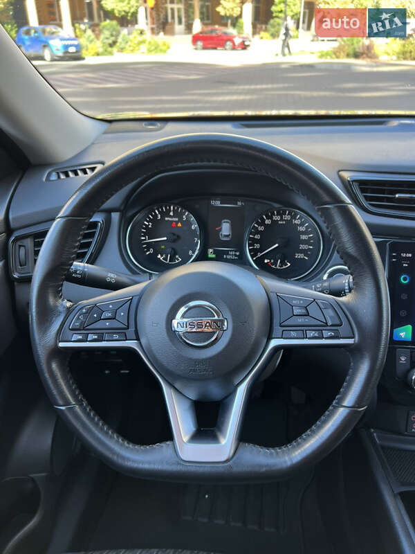 Внедорожник / Кроссовер Nissan Rogue 2017 в Киеве