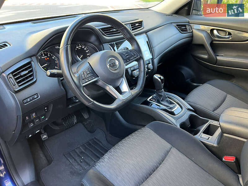 Внедорожник / Кроссовер Nissan Rogue 2017 в Киеве