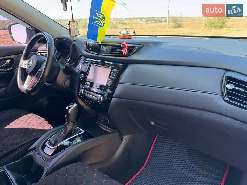 Внедорожник / Кроссовер Nissan Rogue 2017 в Одессе