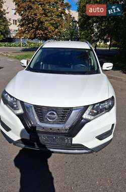 Внедорожник / Кроссовер Nissan Rogue 2017 в Хмельницком
