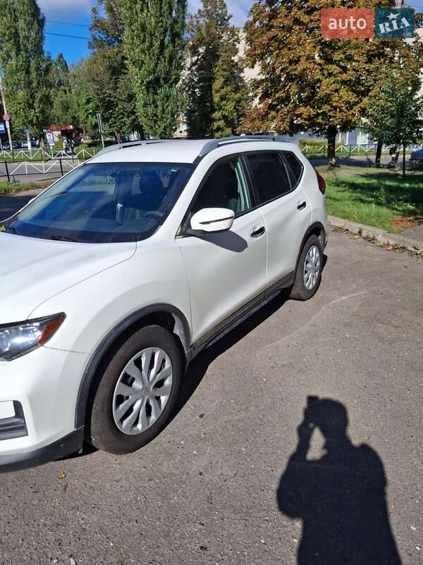 Внедорожник / Кроссовер Nissan Rogue 2017 в Хмельницком