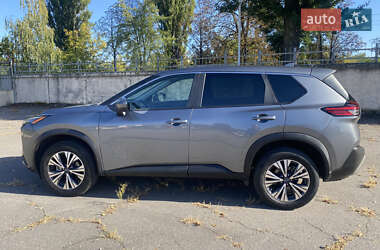 Внедорожник / Кроссовер Nissan Rogue 2023 в 