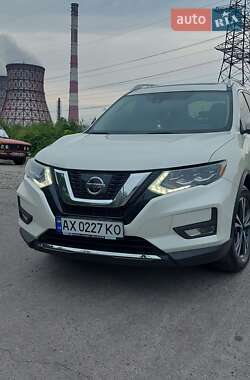Позашляховик / Кросовер Nissan Rogue 2017 в Харкові
